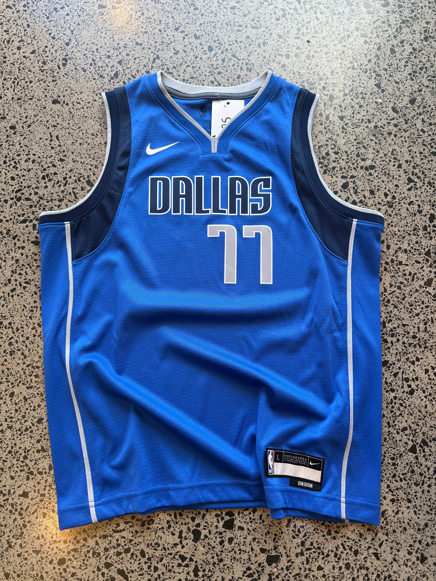 NBA Dallas Mavericks Luka Dončič #77 Jersey - L