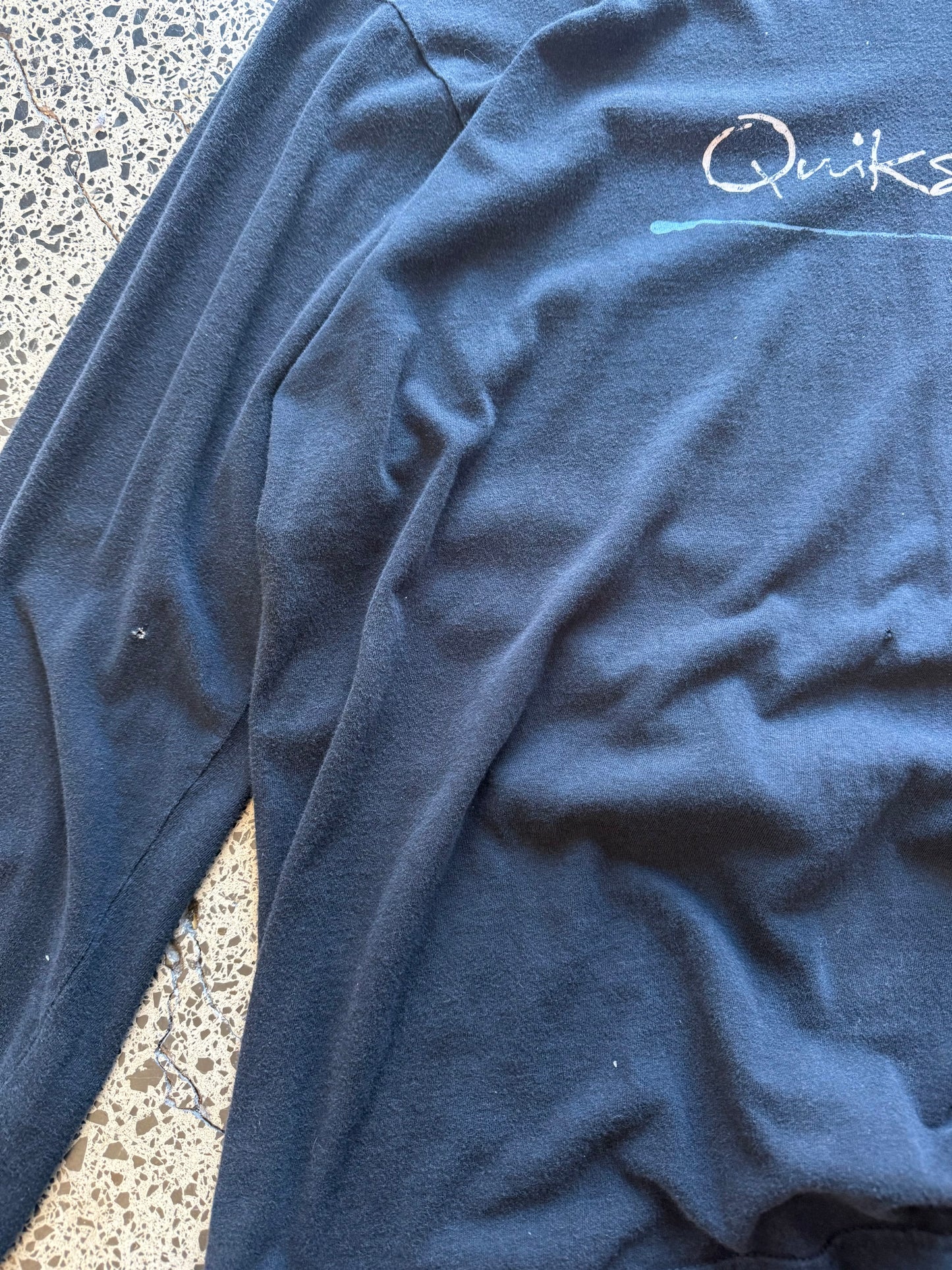 Vintage Y2K Quiksilver navy long sleeve t-shirt with white chest and sleeve logos. Size 2XL. Surf & skate Y2K streetwear