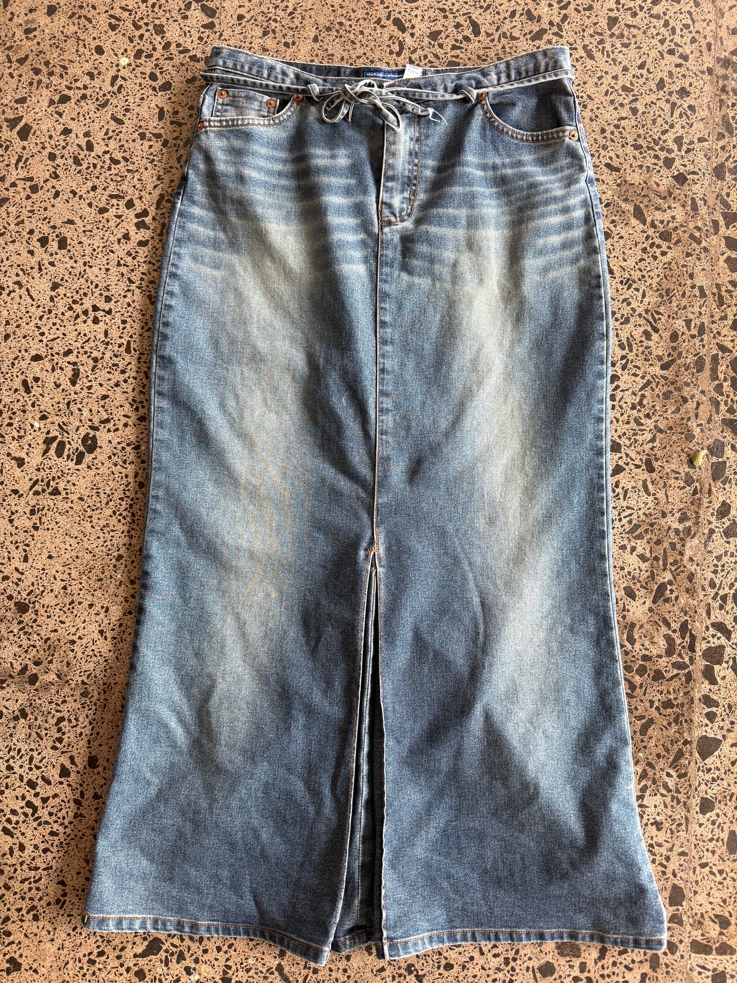 Light Wash Denim Maxi Skirt - L