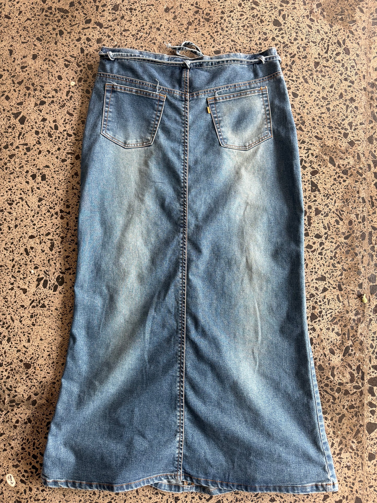 Light Wash Denim Maxi Skirt - L