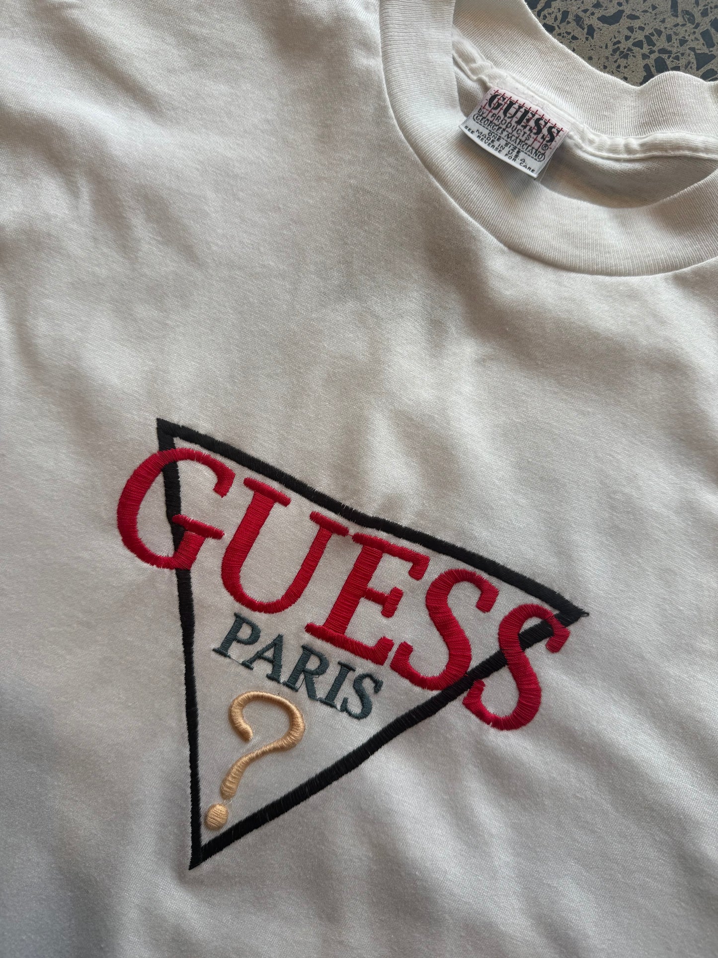90's Guess Embroidered Logo T-Shirt - XL
