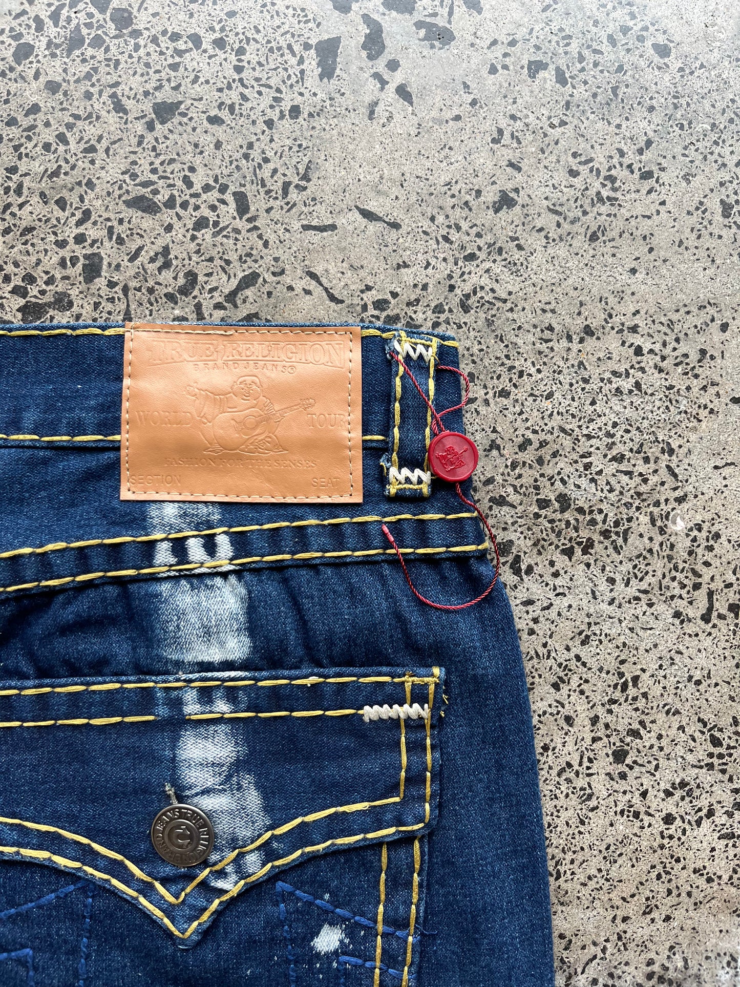 Dead stock True Religion Jeans - 40W x 35L (2XL)
