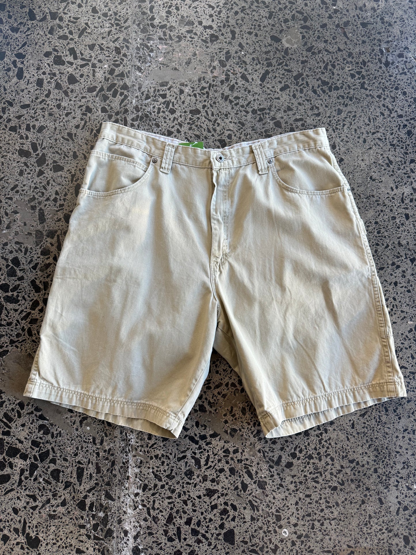 Wrangler Cargo Shorts - 32W