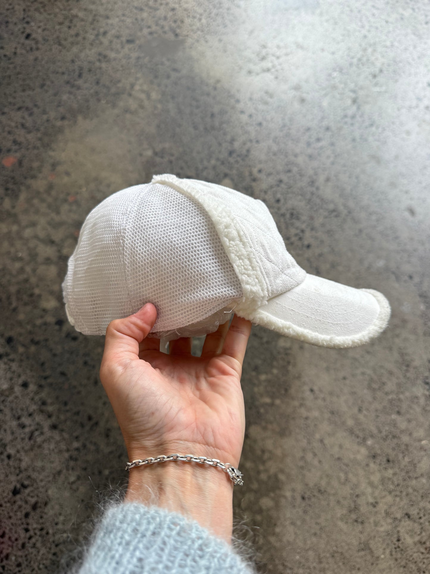 New Era Aces White & Pink Fluffy Cap