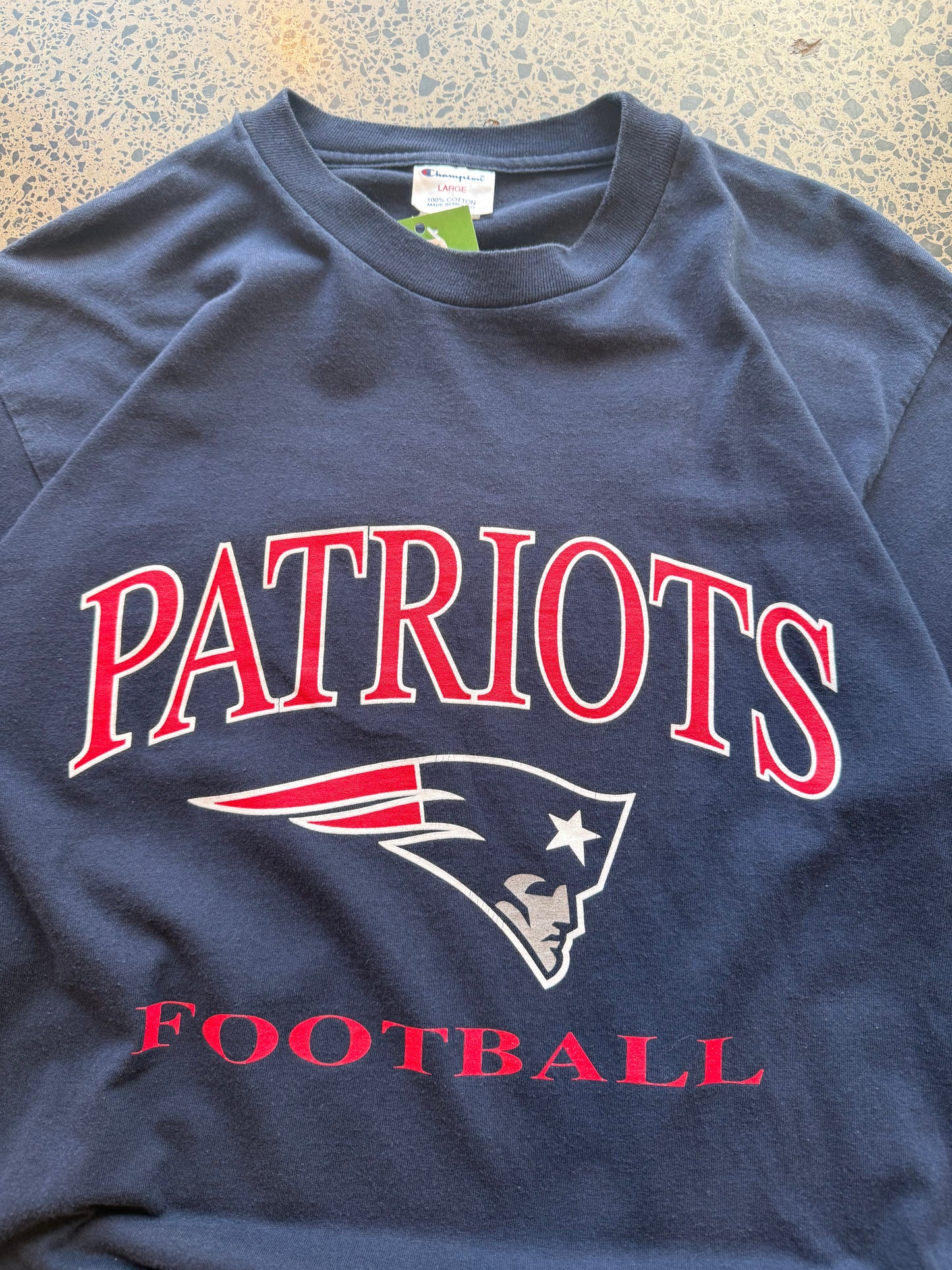 New England Patriots NFL Tee - L