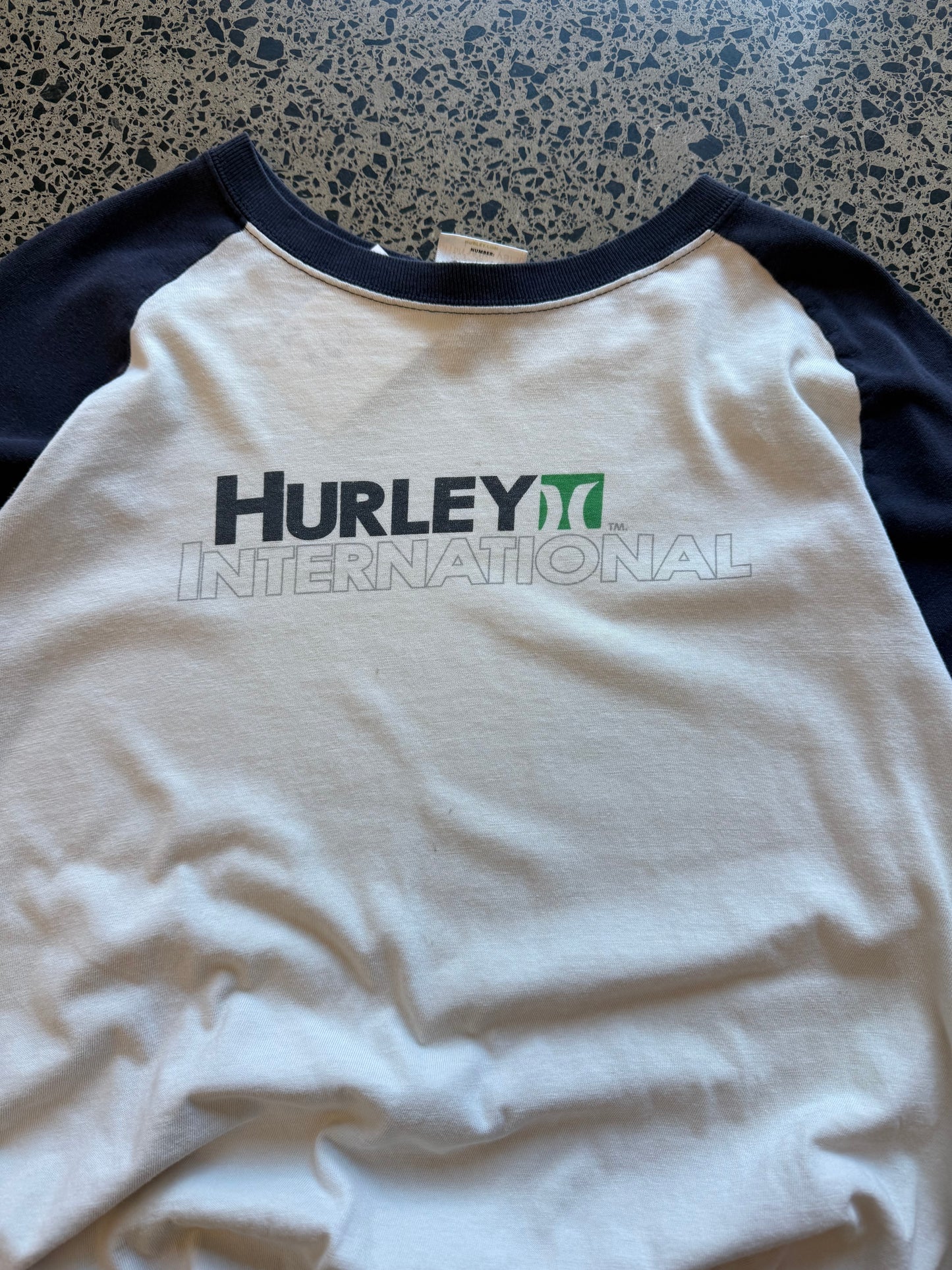 Y2K Hurley black long sleeve t-shirt with small chest logo. Size M. Minimalist surf/skate