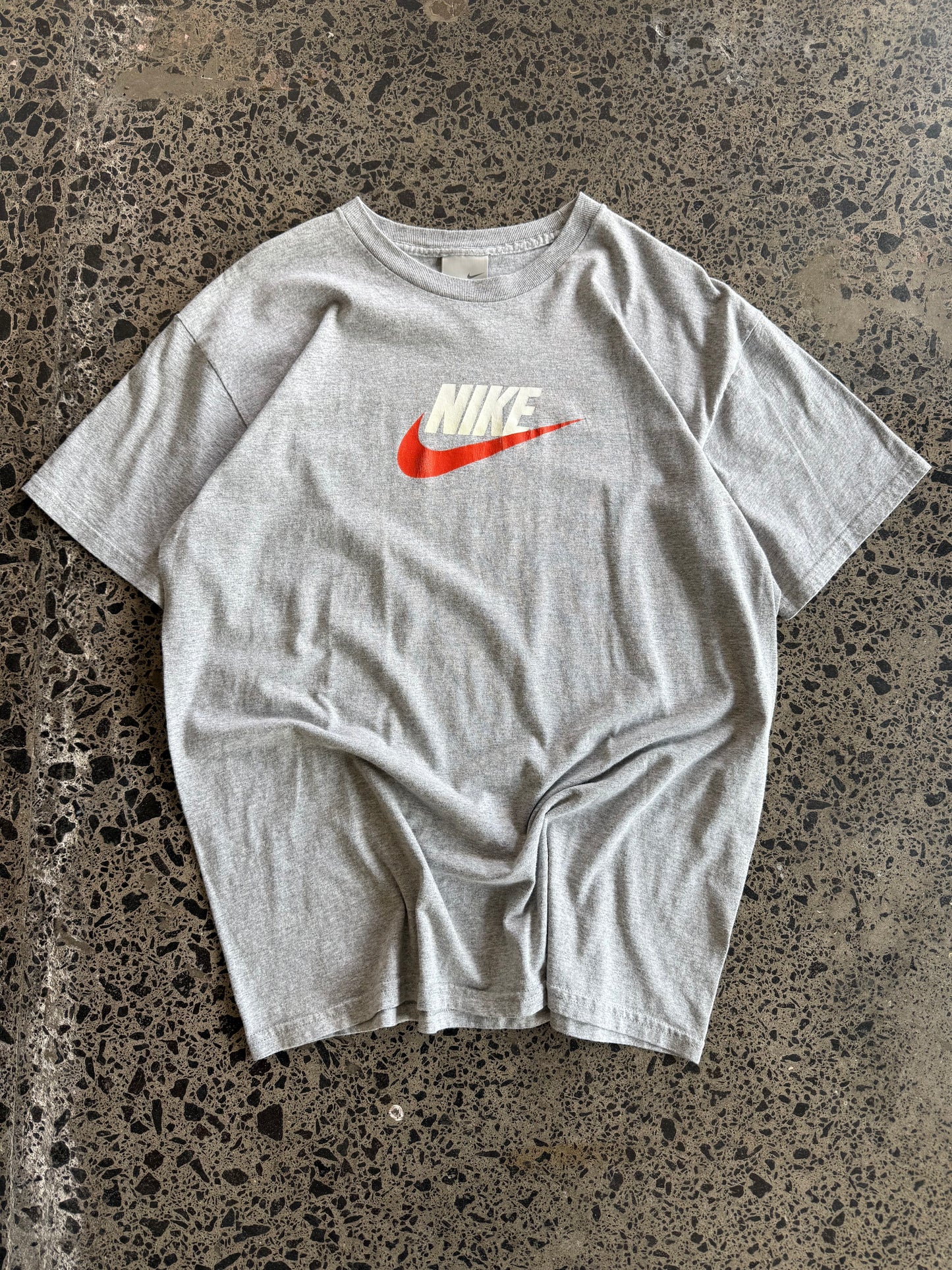 2000's Grey Nike 'Swoosh' Tee - XL