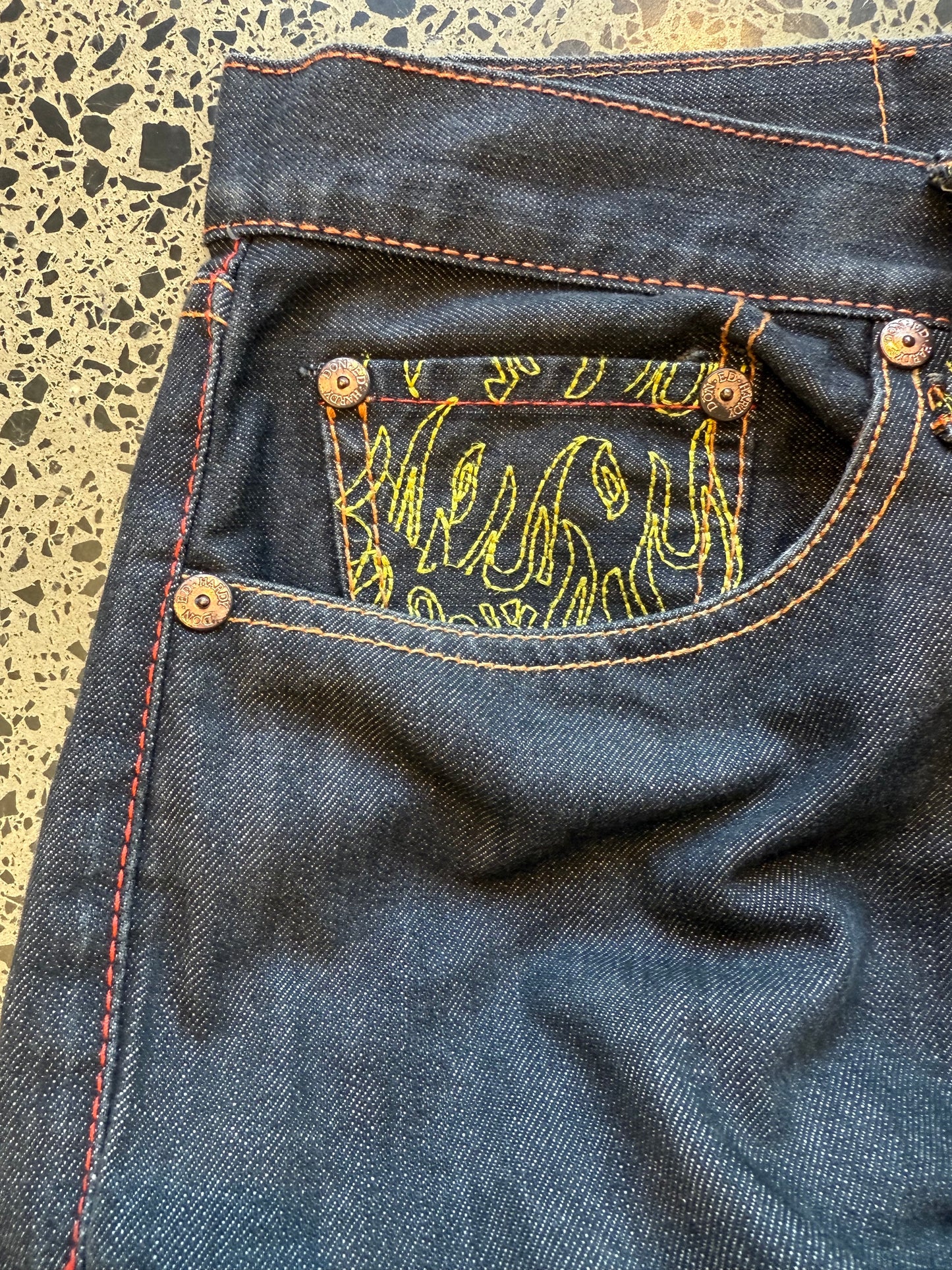 Vintage Sugoi embroidered Japanese denim jeans. W32 L32. Black wash with dragon embroidery.