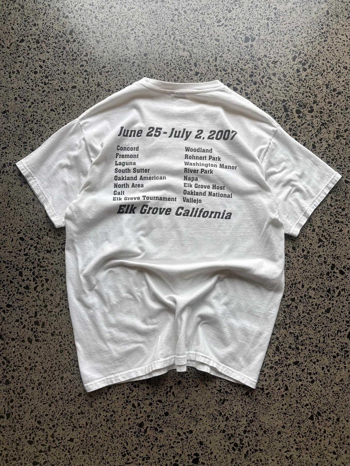 90's "Competitors don't know Sheet' Invision Graphic Tee - L
