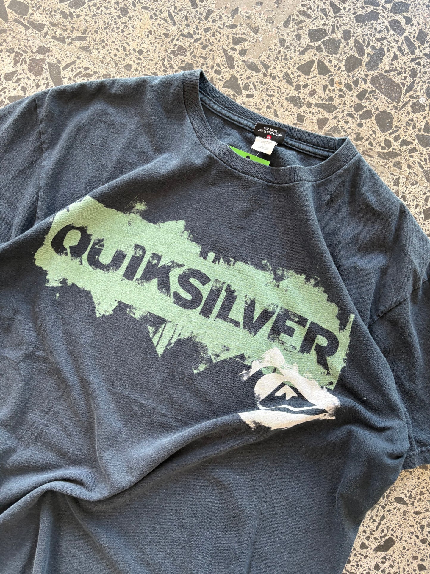 y2k Quiksilver Grafitti Shirt - L