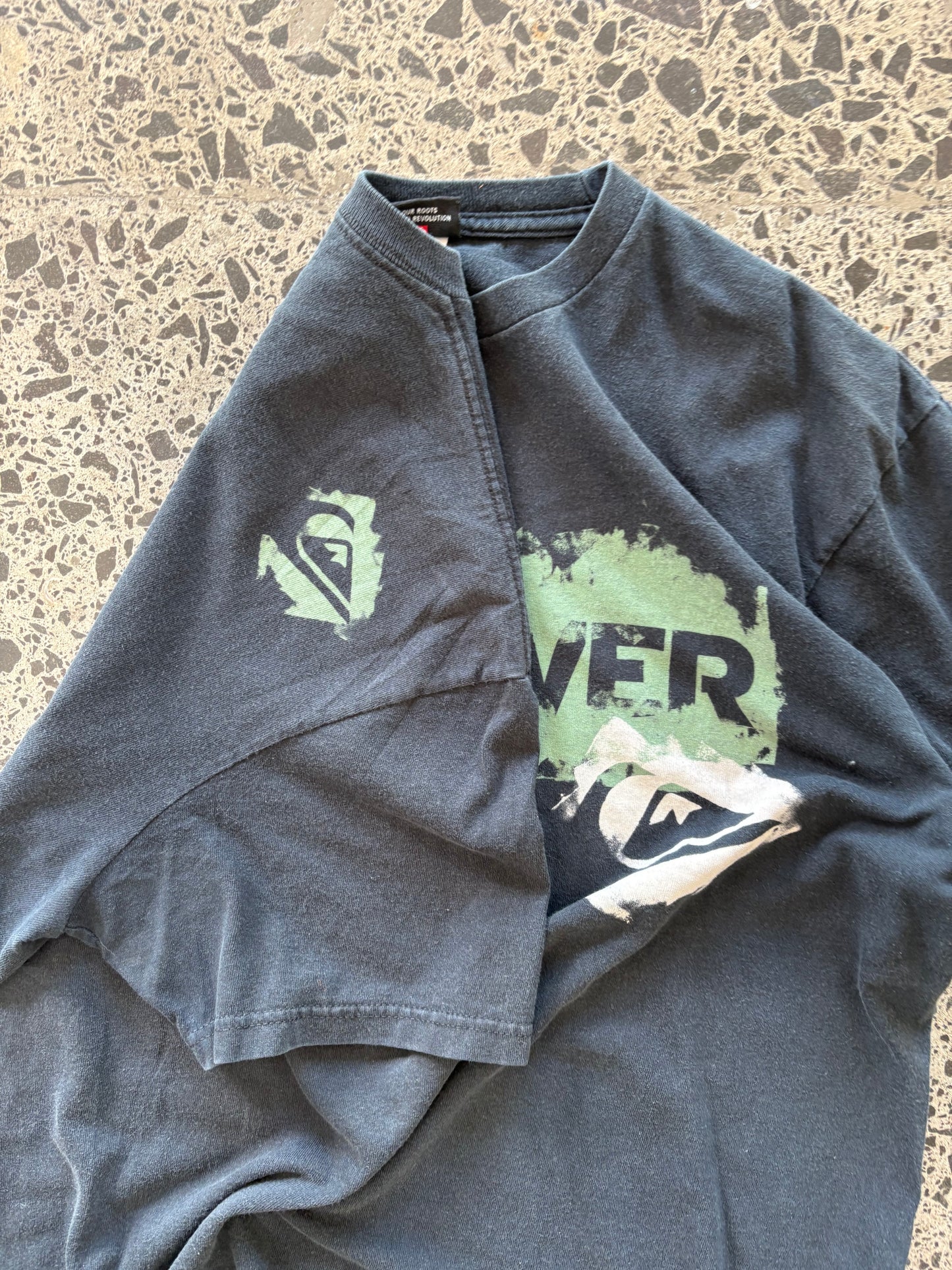 y2k Quiksilver Grafitti Shirt - L