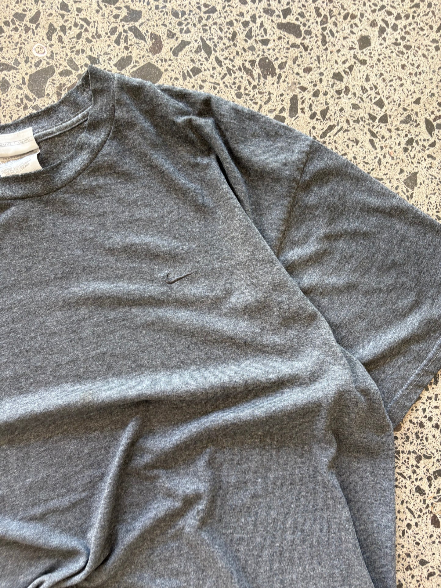 2000's Embroidered Logo Tick Nike T-shirt - XL