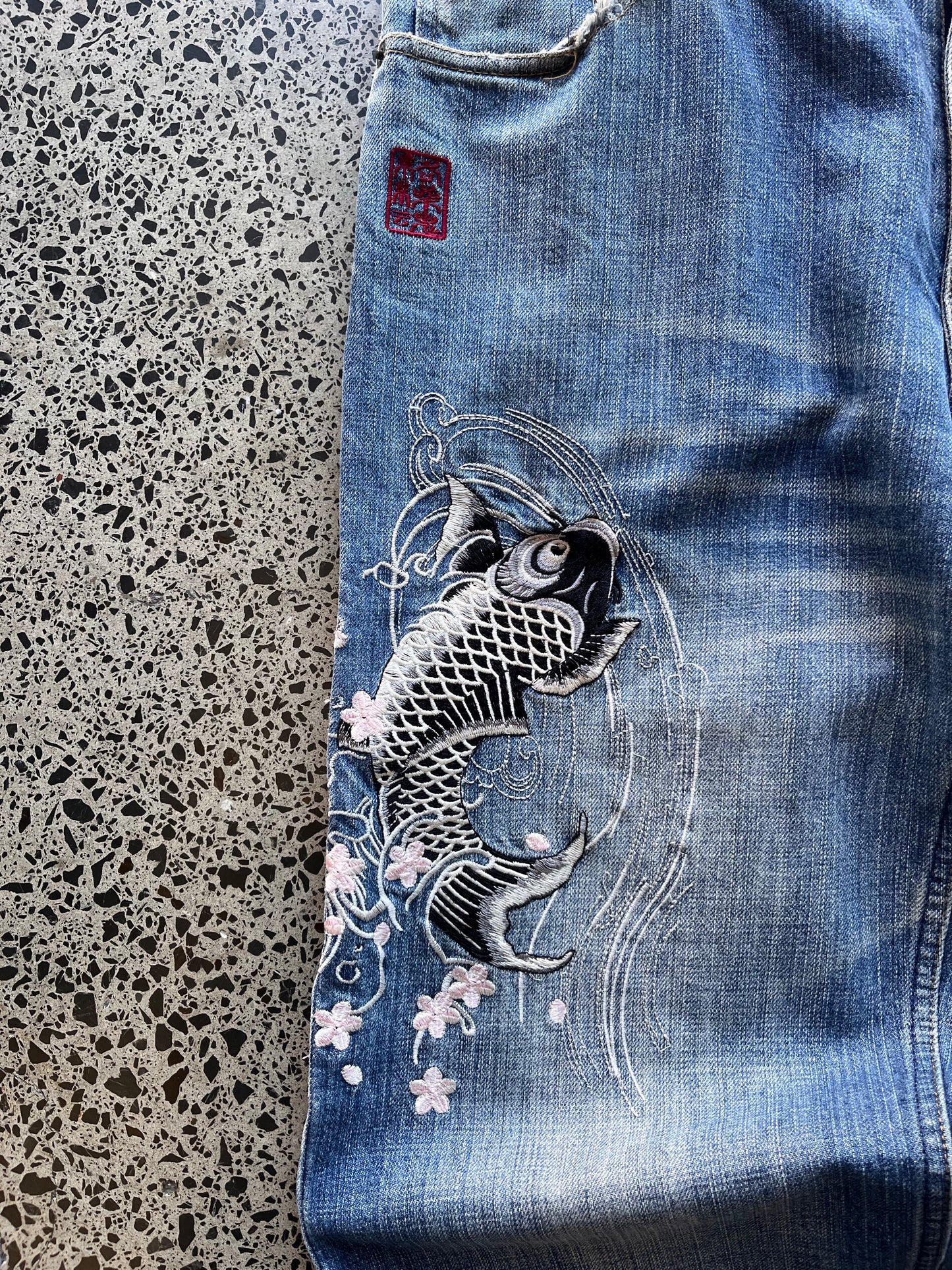 Karakuri Tamashii Embroidered Quintuple Koi Fish Pocket Denim Jeans - 32W