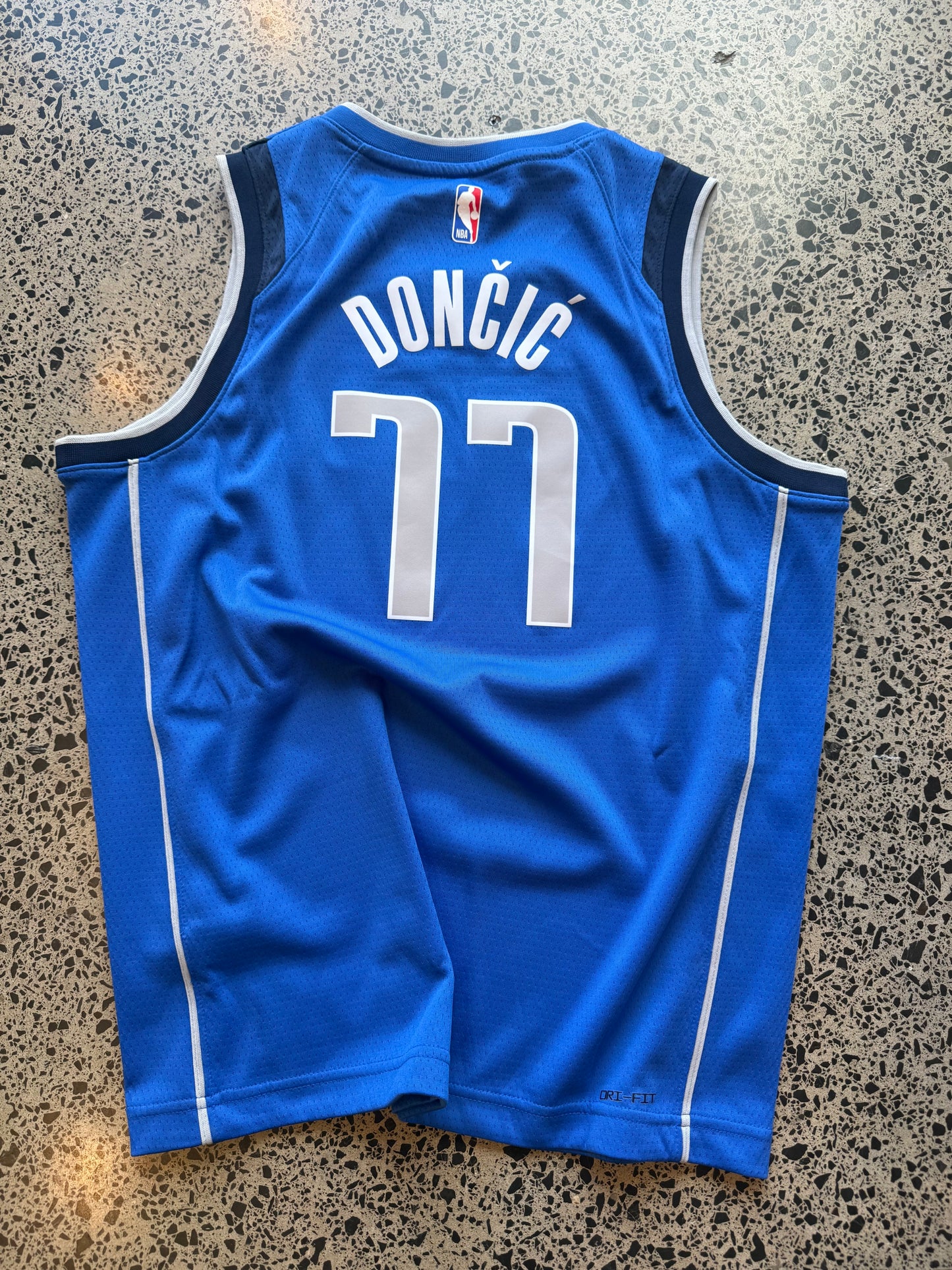 NBA Dallas Mavericks Luka Dončič #77 Jersey - L