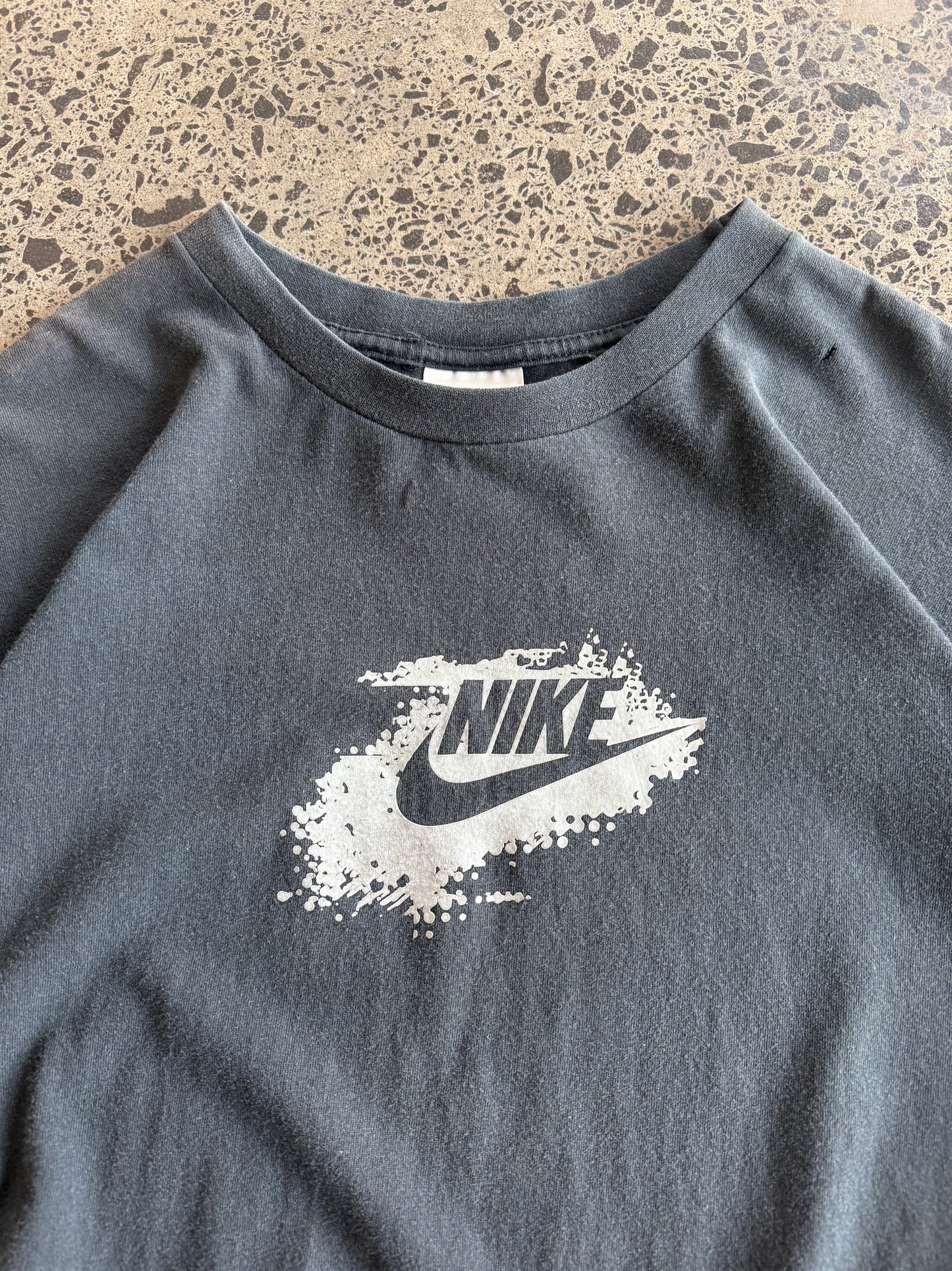 2000's Nike Graphic Logo T-shirt - Large