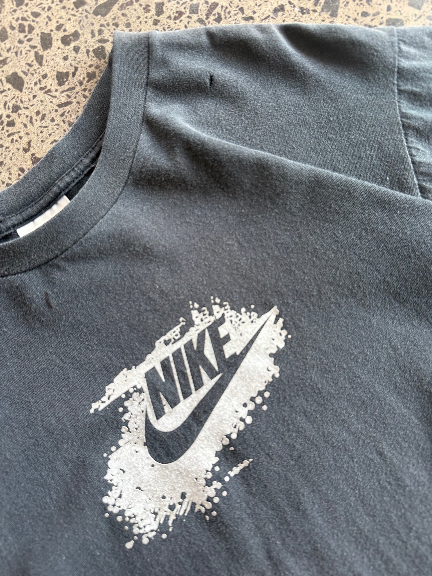 2000's Nike Graphic Logo T-shirt - Large