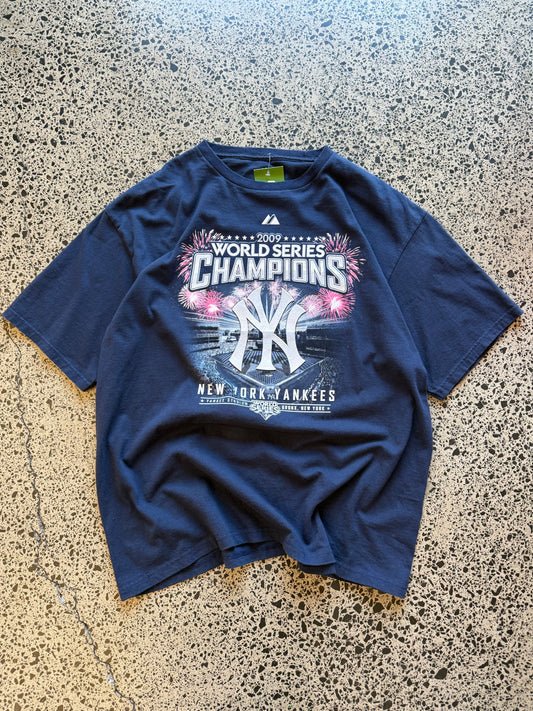 Vintage 2009 NY Yankees World Series Championship navy t-shirt with graphic print. Size XL. MLB baseball memorabilia