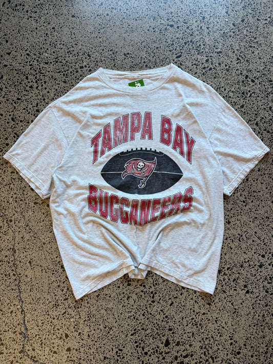 Vintage 1997 Tampa Bay Buccaneers red t-shirt with helmet and team graphic. Size L. NFL football memorabilia.