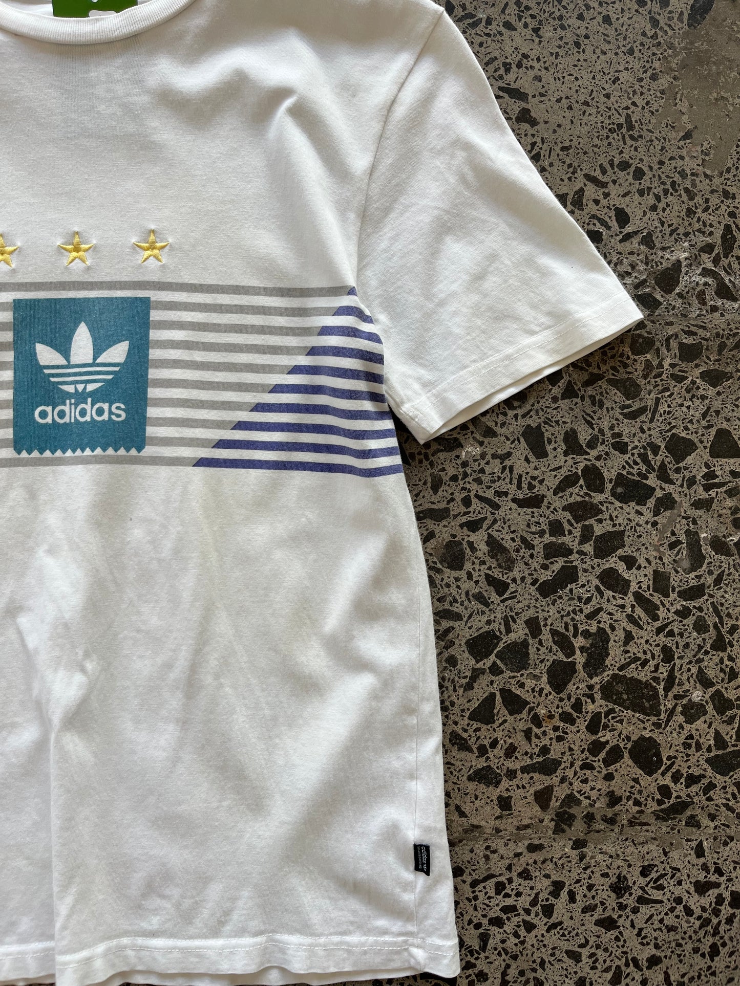 3 Star Adidas Graphic T-shirt - Small