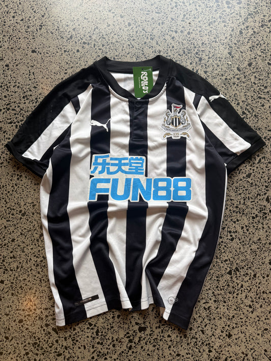 2017/18 Newcastle United Football Jersey - S