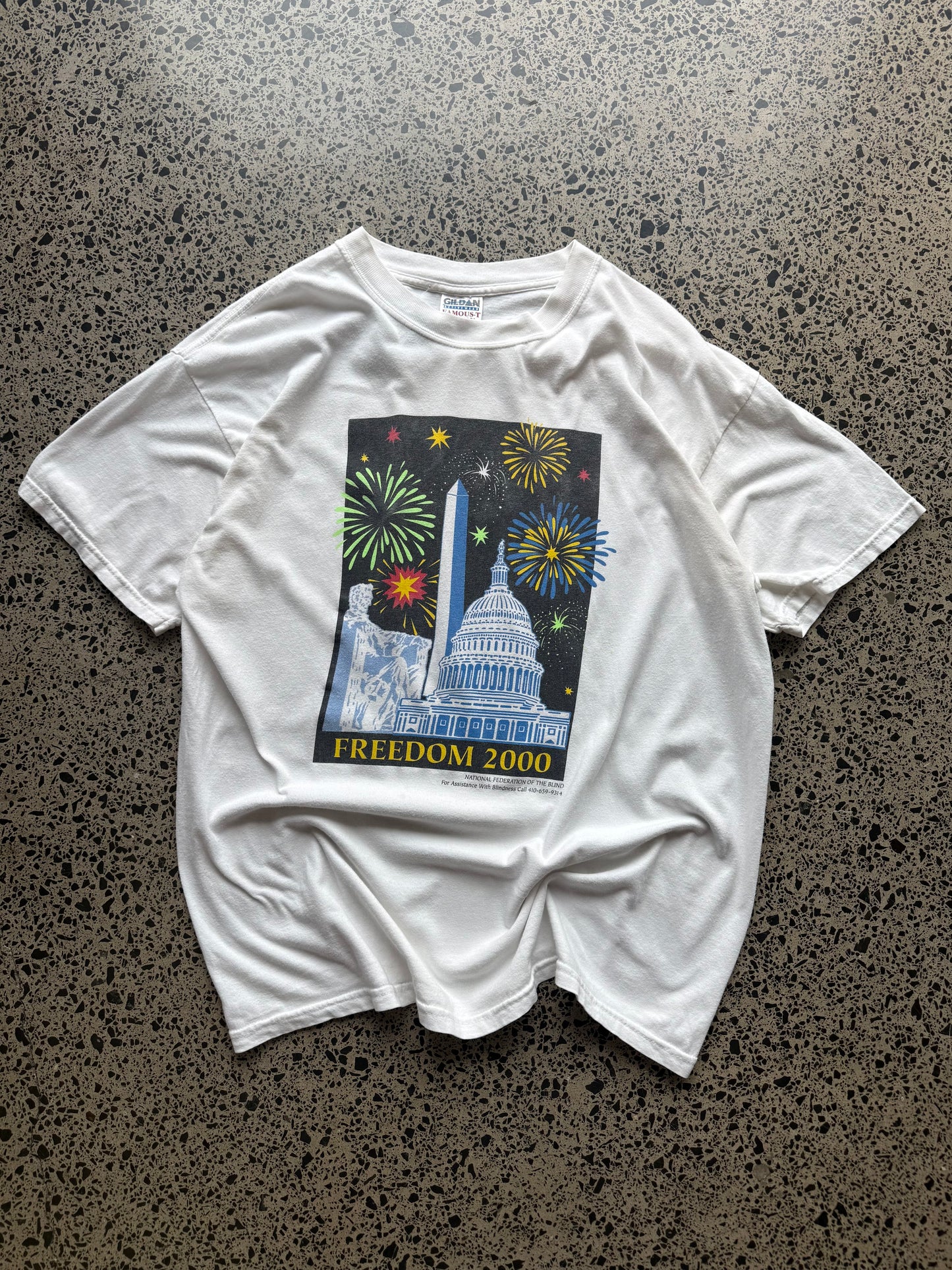 2000's 'Freedom 2000's' Graphic Tee - XL