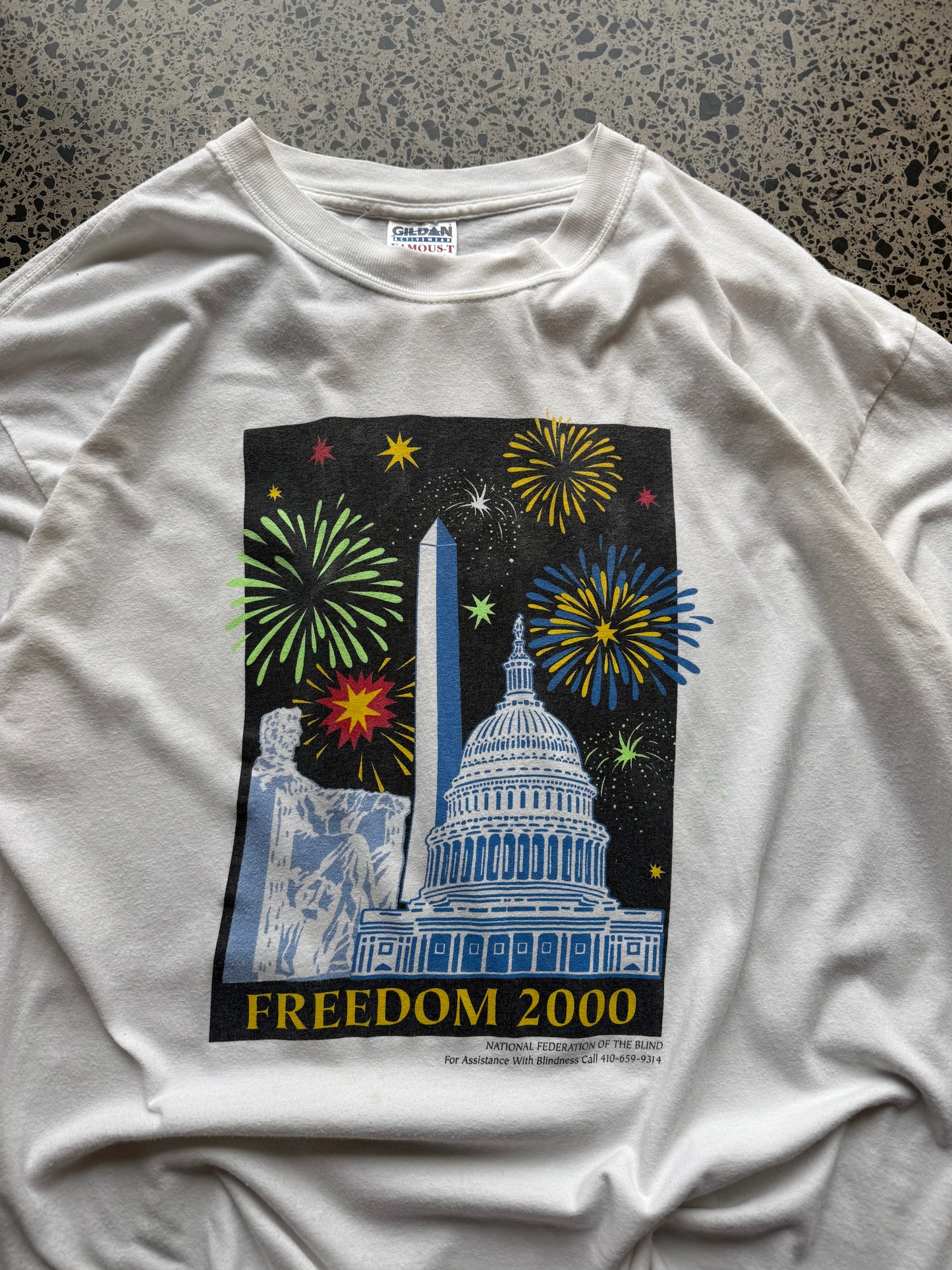 2000's 'Freedom 2000's' Graphic Tee - XL