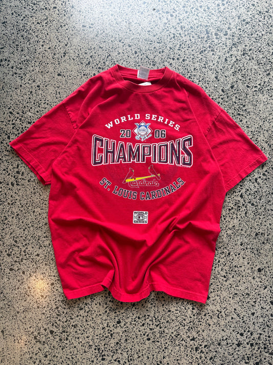 Cop this red 2006 St. Louis Cardinals 'World Champs' tee - size XL 