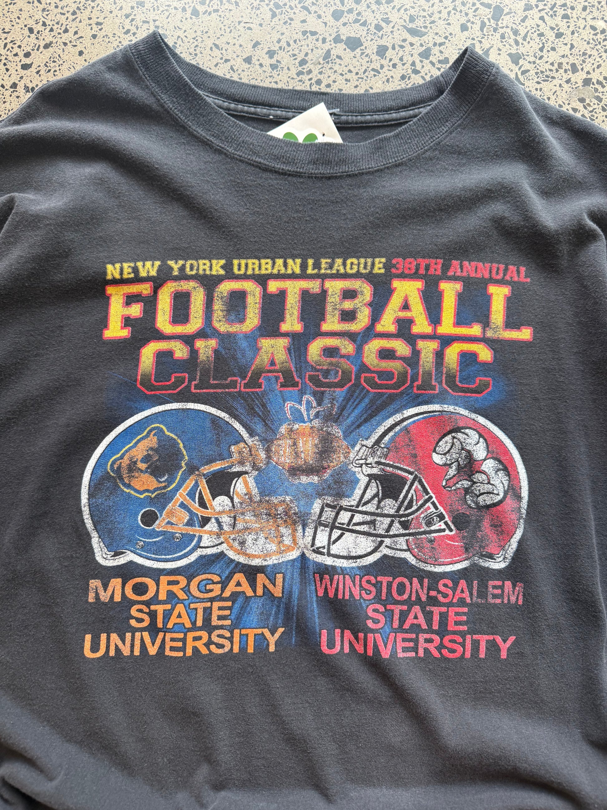 Cop this 2009 American Football graphic University tee. This one is tuff with clean Morgan State Bears and Winston Salem University club graphics across the front and back of the shirt - 2XL 