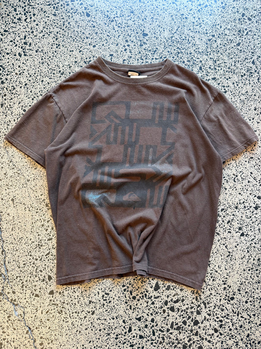 Vintage Y2K Quiksilver white t-shirt with large logo graphic. Size M. Surf & skate streetwear