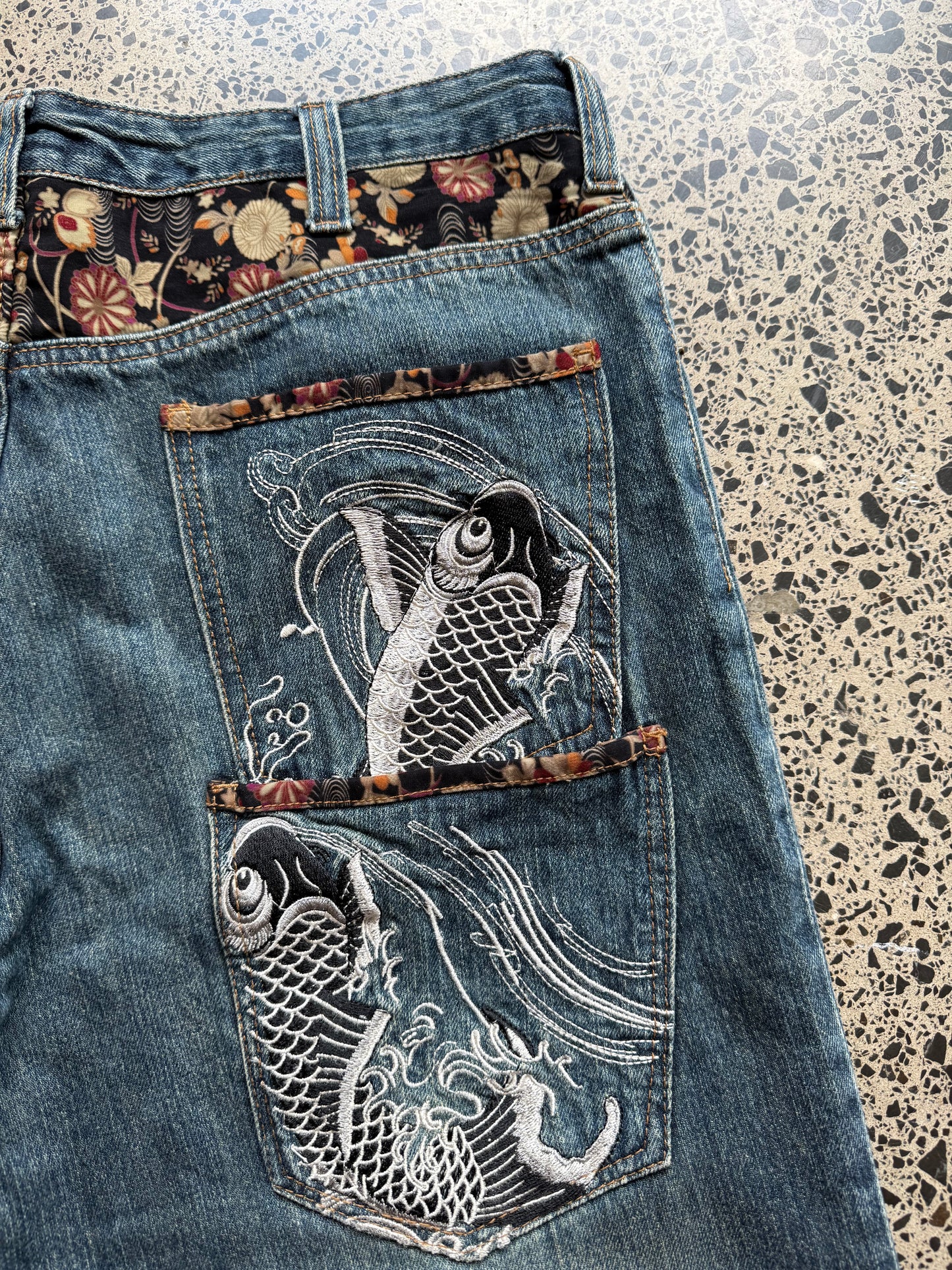 Dominate handcrafted embroidered denim jeans with koi fish, waves, and sakura design. W36 L33 vintage streetwear