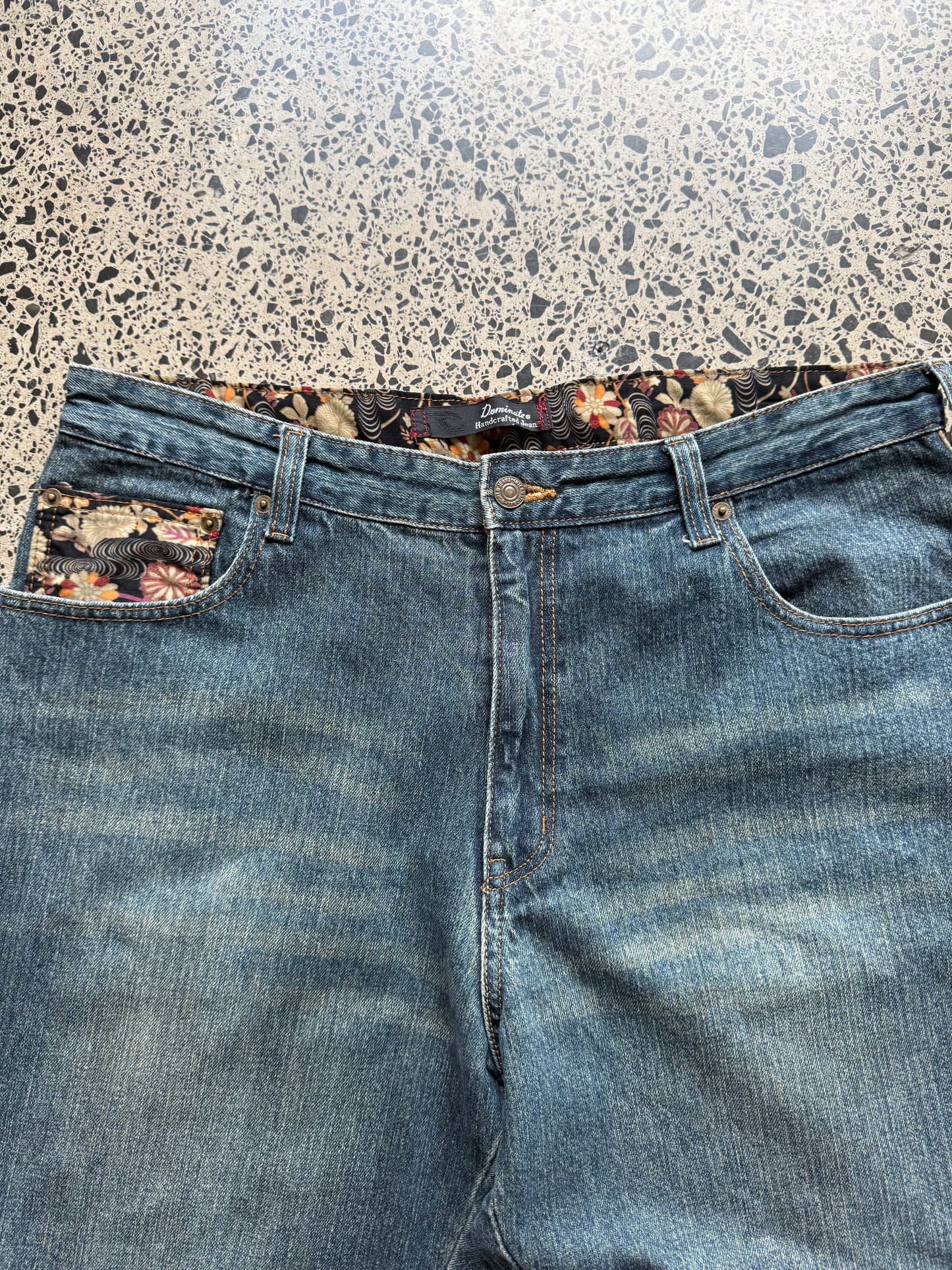 Dominate handcrafted embroidered denim jeans with koi fish, waves, and sakura design. W36 L33 vintage streetwear