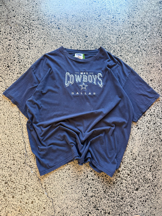 Vintage 90s NFL Dallas Cowboys navy t-shirt with large star and team graphic. Size 2XL. Oversized sportswear