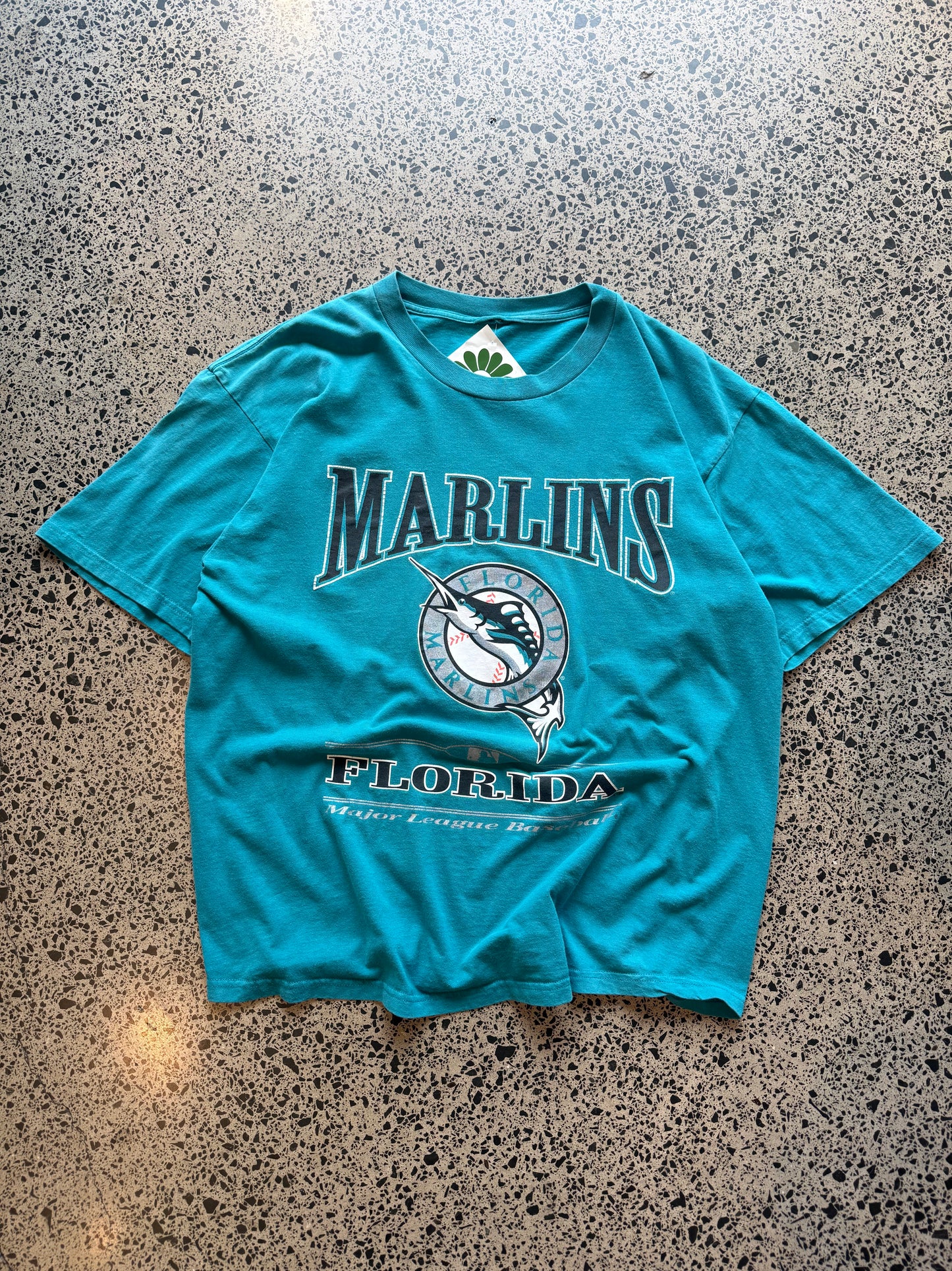 Cop this 90's St. Florida Marlins MLB graphic tee on a blue base -XL 