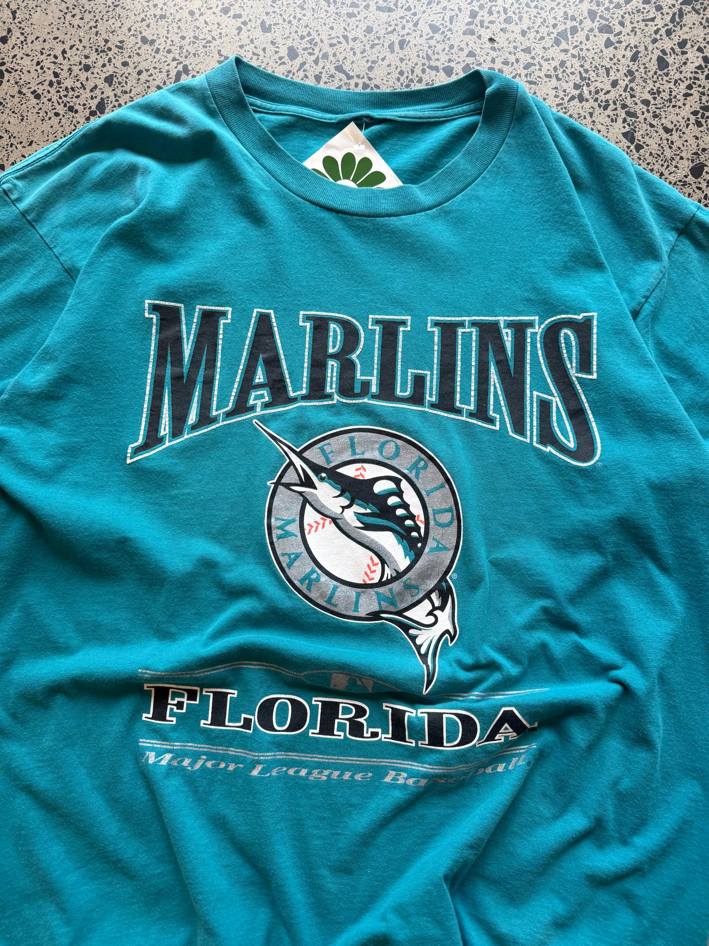 Cop this 90's St. Florida Marlins MLB graphic tee on a blue base -XL 
