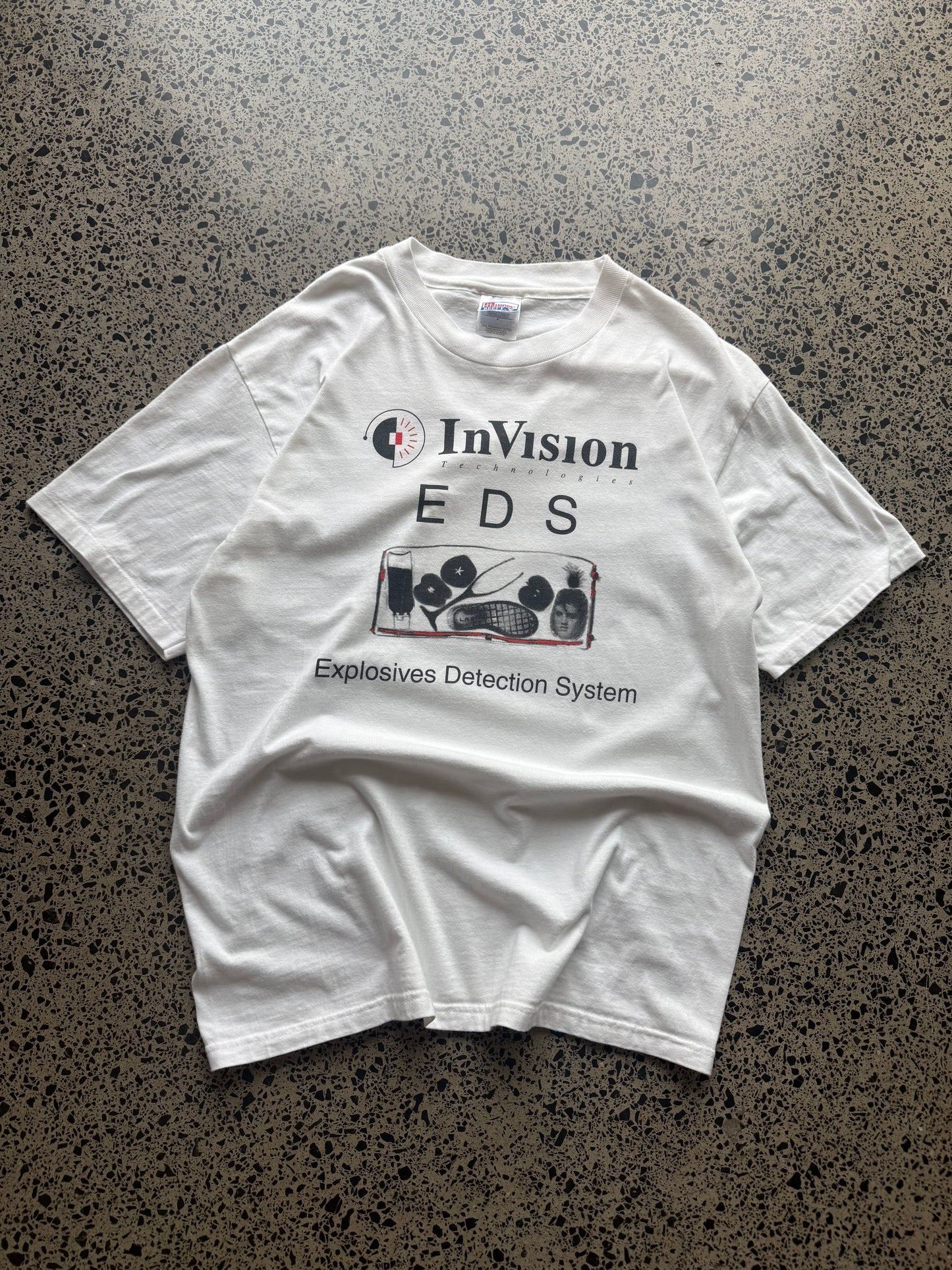 90's "Competitors don't know Sheet' Invision Graphic Tee - L