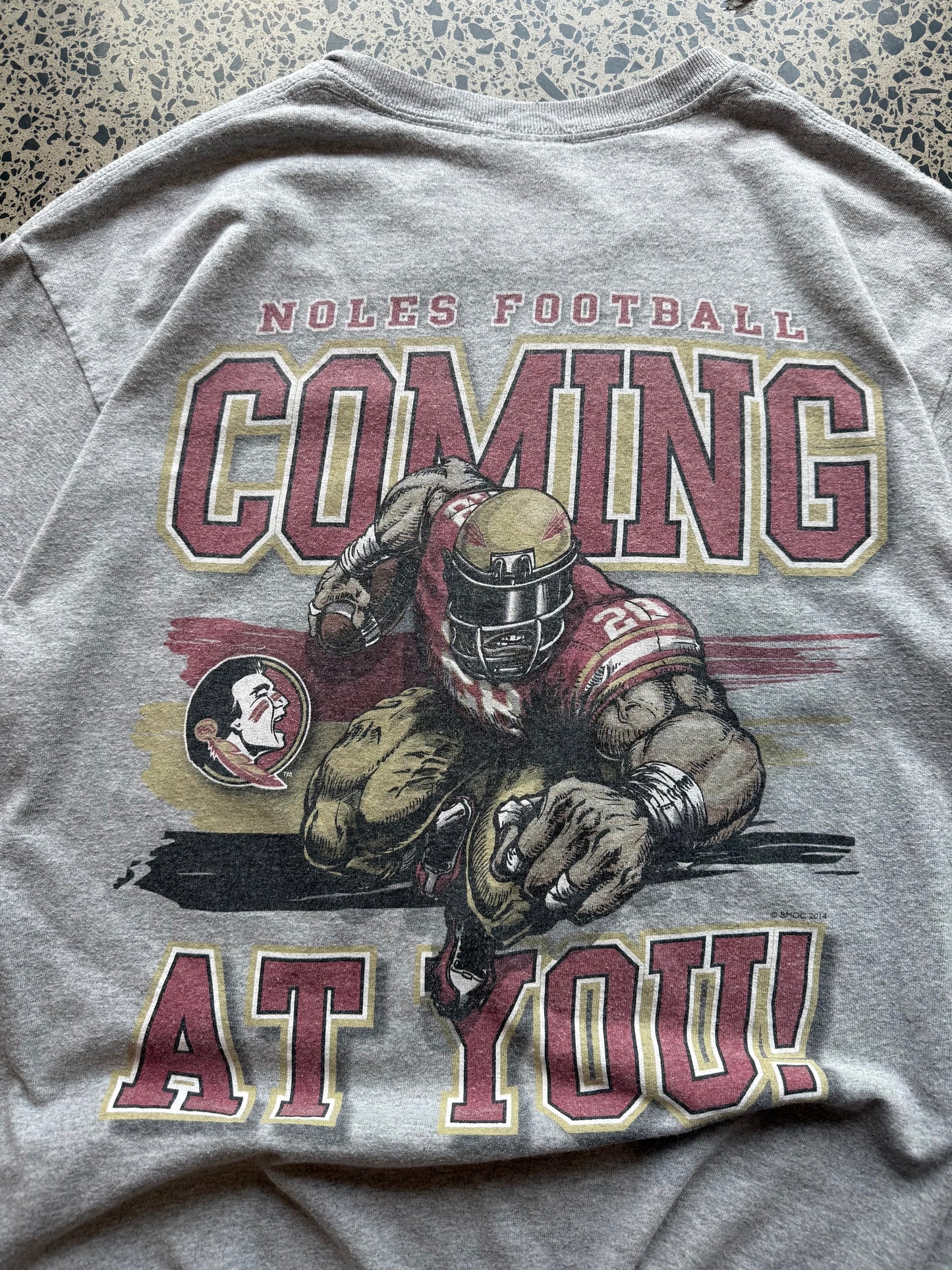 Cop this 2014 Noles University American Football graphic tee - grey base - L 