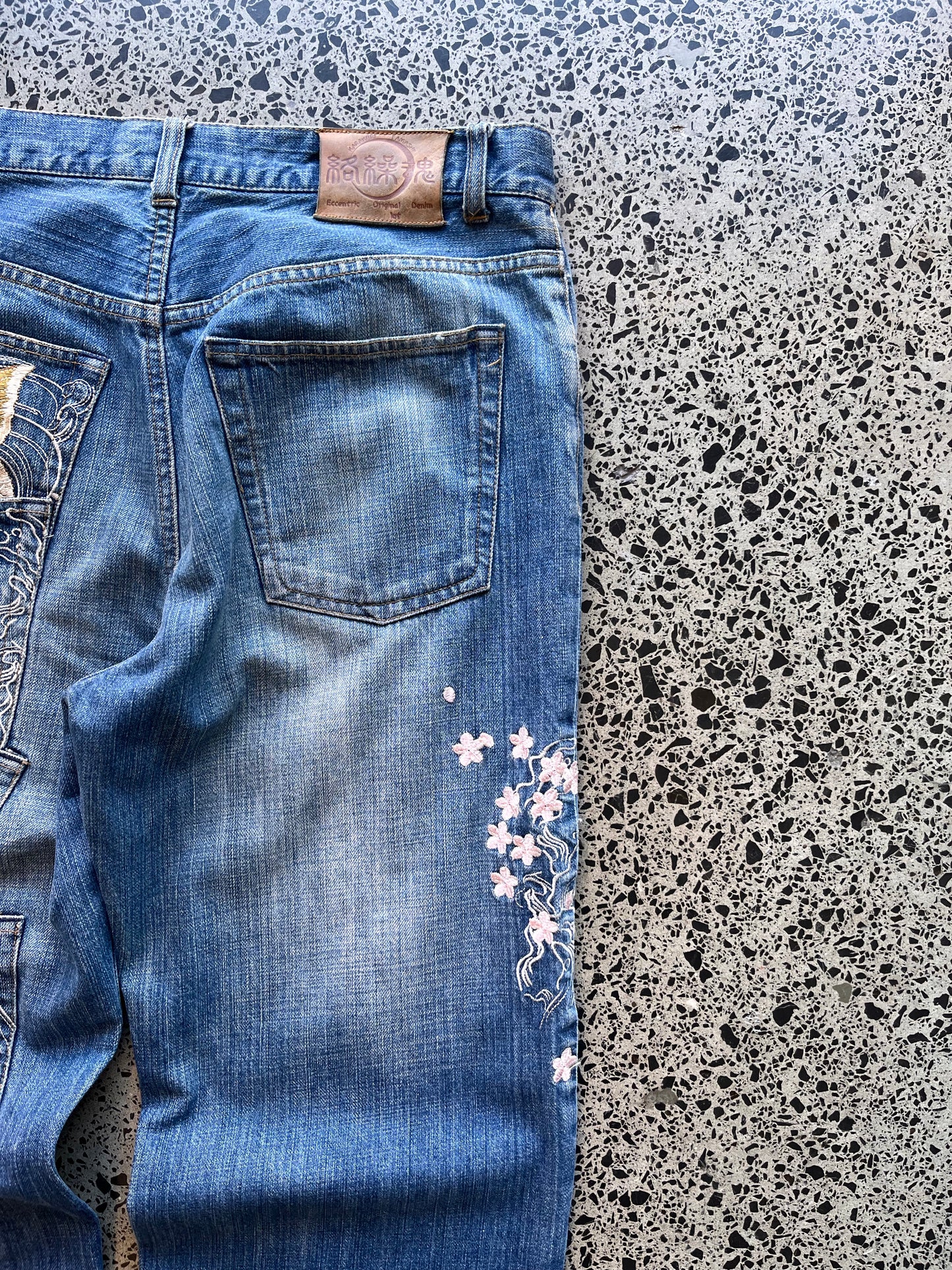 Karakuri Tamashii Embroidered Quintuple Koi Fish Pocket Denim Jeans - 32W