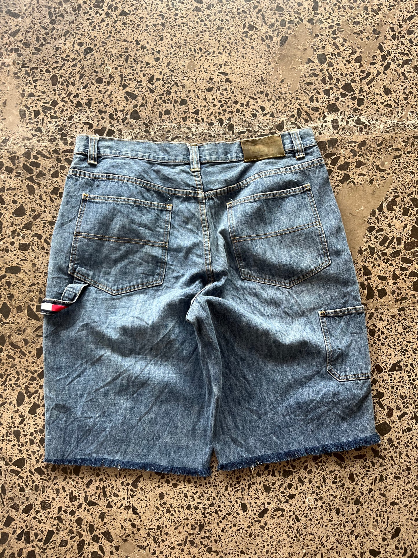 Tommy Hilfiger Cut Jean Jorts - 36W